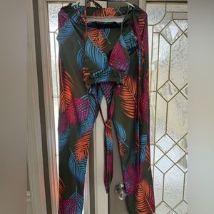 Amazon Essentials Tropical Bra and Pant set. Size large